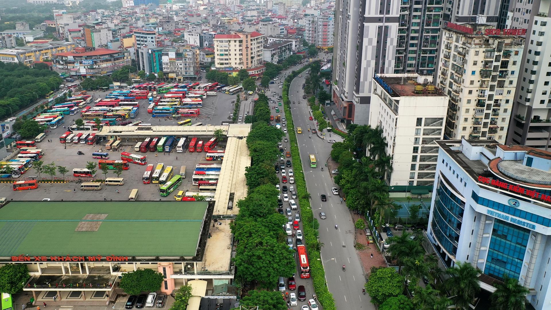 7 triệu xe cộ tràn ra đường và 33 điểm đen ùn tắc khốn khổ - Ảnh 15. 7 triệu xe cộ tràn ra đường và 33 điểm đen ùn tắc khốn khổ - Ảnh 15.