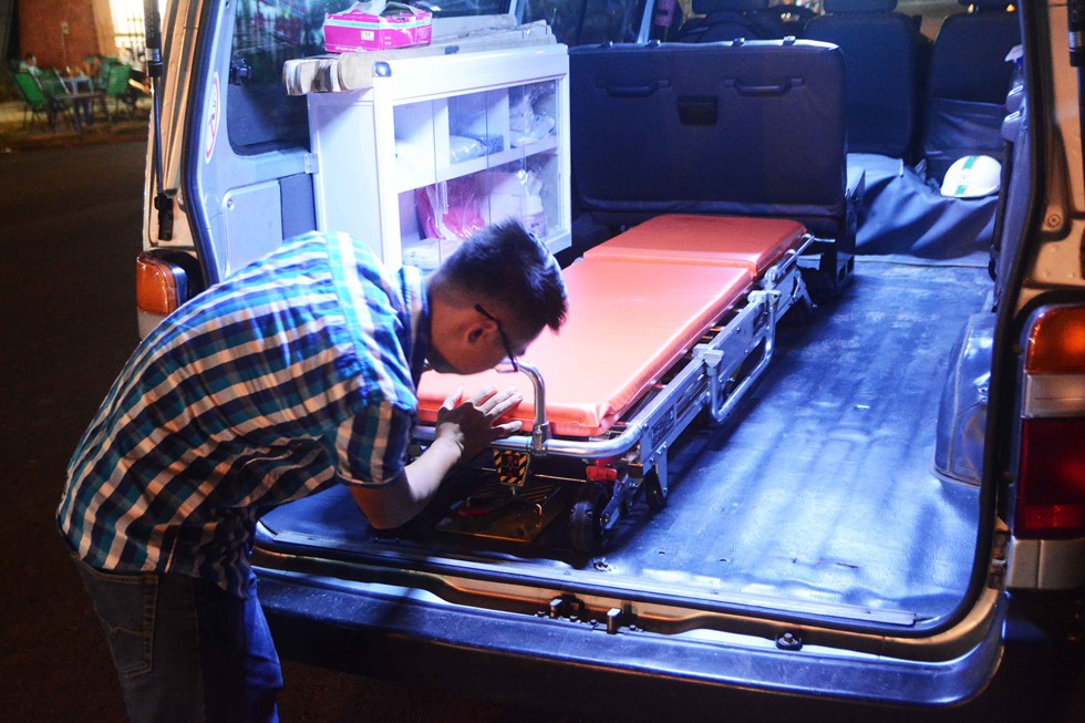 22 tuổi đã 300 lần chạy đua với 'thần chết': Cứu kịp những mạng người giá 0 đồng - Ảnh 5. 22 tuổi đã 300 lần chạy đua với 'thần chết': Cứu kịp những mạng người giá 0 đồng - Ảnh 5.