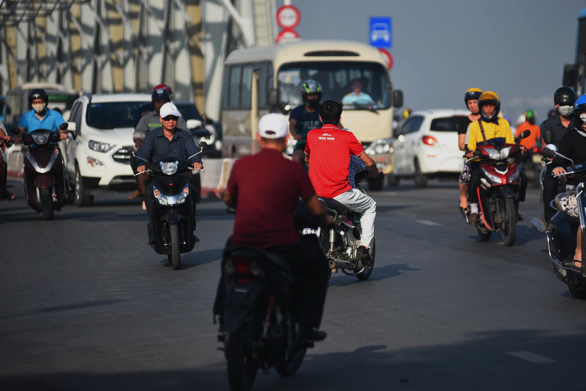 7 trieu xe co tran ra duong va 33 diem den un tac khon kho hinh anh 45 