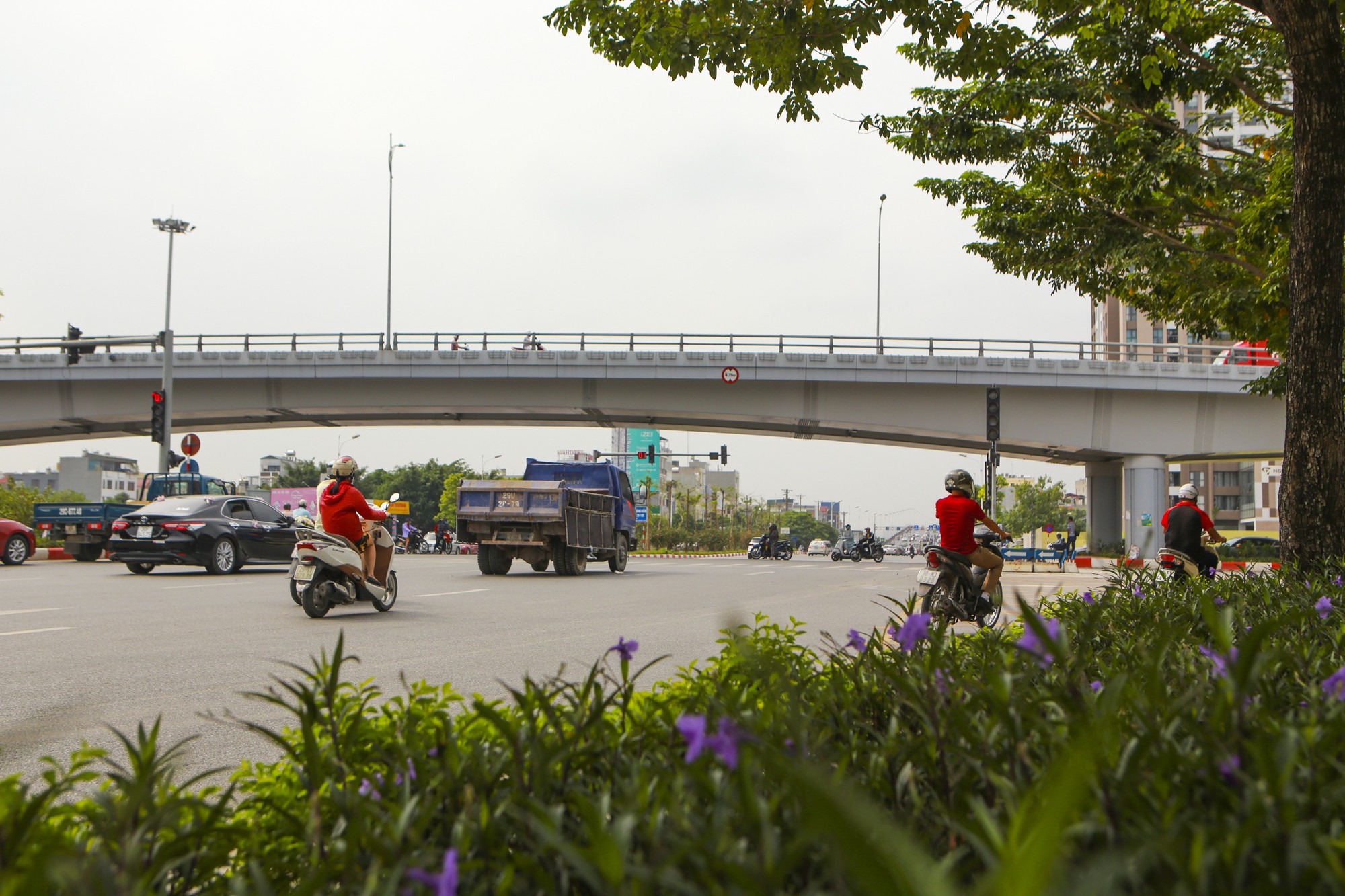 Điểm mặt 4 công trình trọng điểm 'giải cứu' ùn tắc giao thông ở Hà Nội - Ảnh 4.