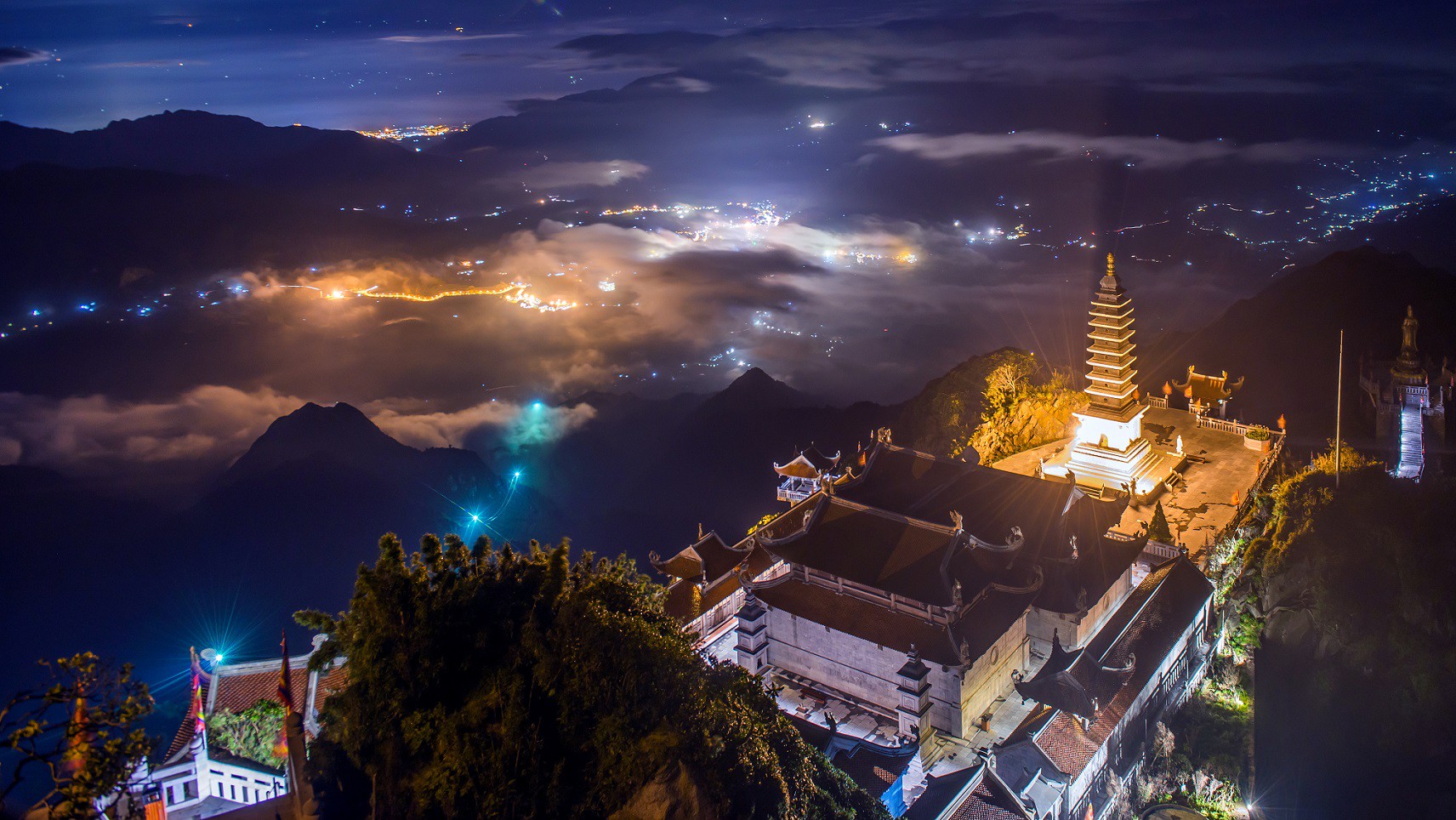Quần thể tâm linh trên đỉnh Fansipan