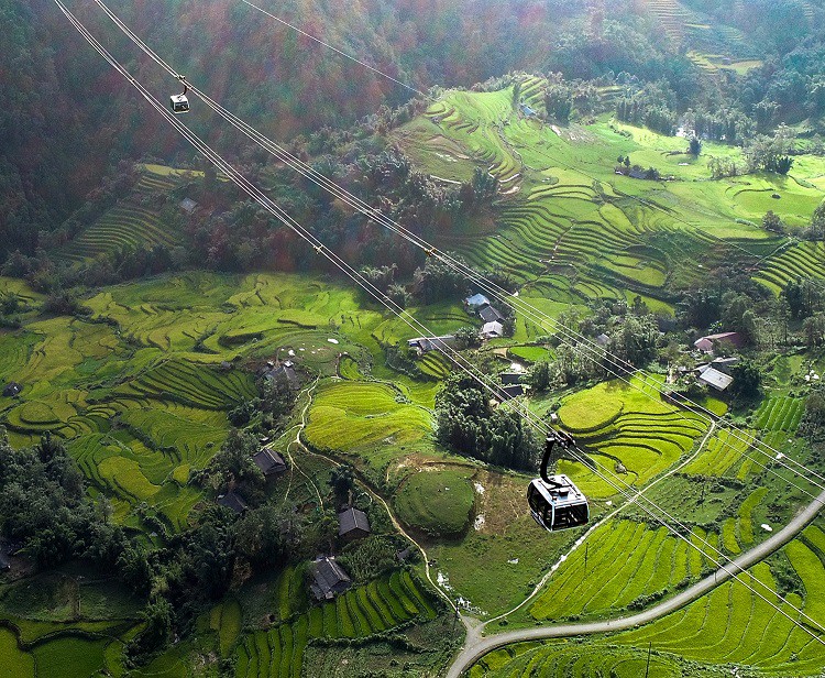 Thung lũng Mường Hoa nhìn từ cáp treo Fansipan