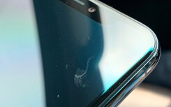 Màn hình iPhone 11 dễ trầy xước gây nhiều lo ngại cho người tiêu dùng
