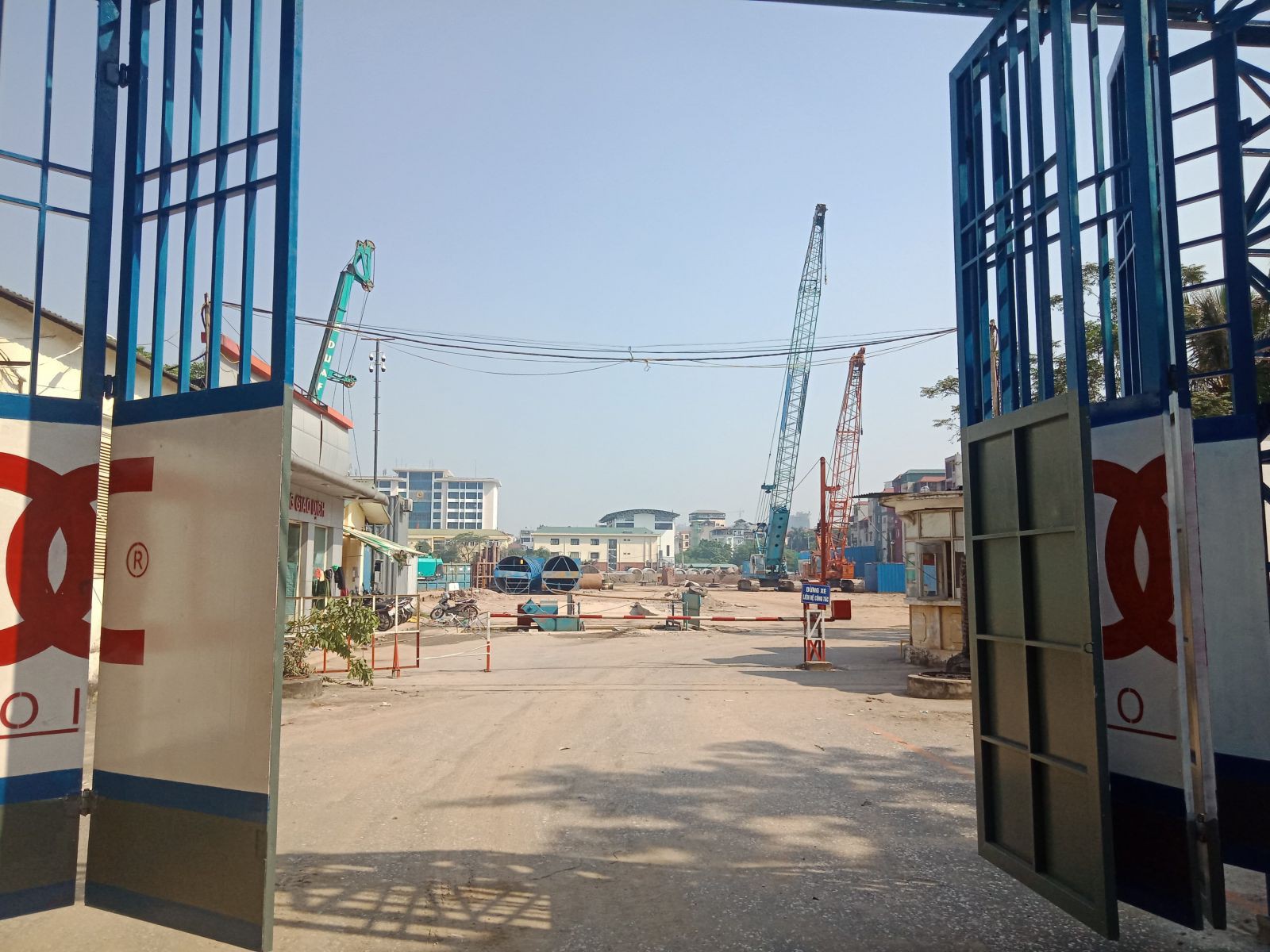 MIPEC đang làm gì trên đất vàng xí nghiệp tại quận Cầu Giấy? - Ảnh 1. MIPEC đang làm gì trên đất vàng xí nghiệp tại quận Cầu Giấy? - Ảnh 1.