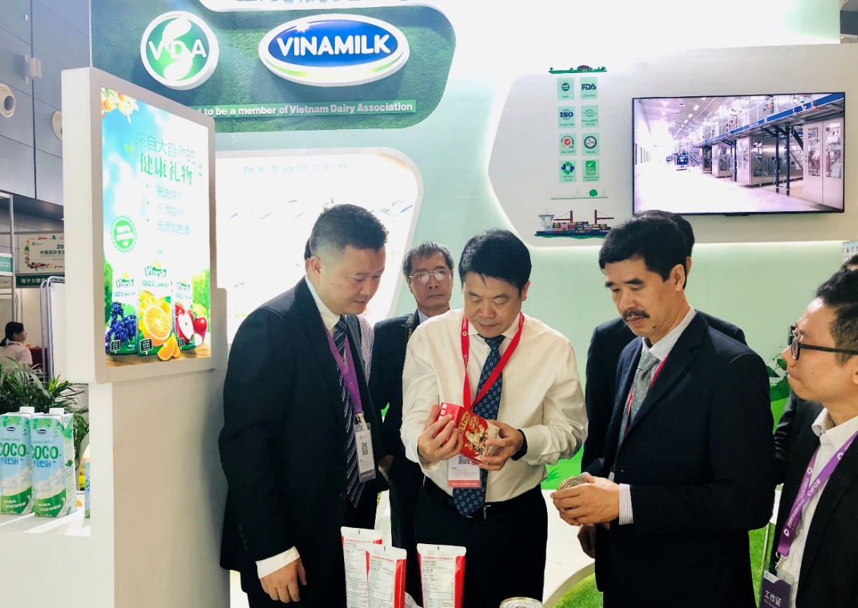 Thấy gì từ chiến lược thâm nhập thị trường Trung Quốc của Vinamilk? - Ảnh 7. Thấy gì từ chiến lược thâm nhập thị trường Trung Quốc của Vinamilk? - Ảnh 7.