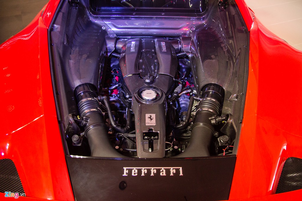 Siêu xe Ferrari F8 Tributo đầu tiên xuất hiện tại Việt Nam - Ảnh 14. Siêu xe Ferrari F8 Tributo đầu tiên xuất hiện tại Việt Nam - Ảnh 14.