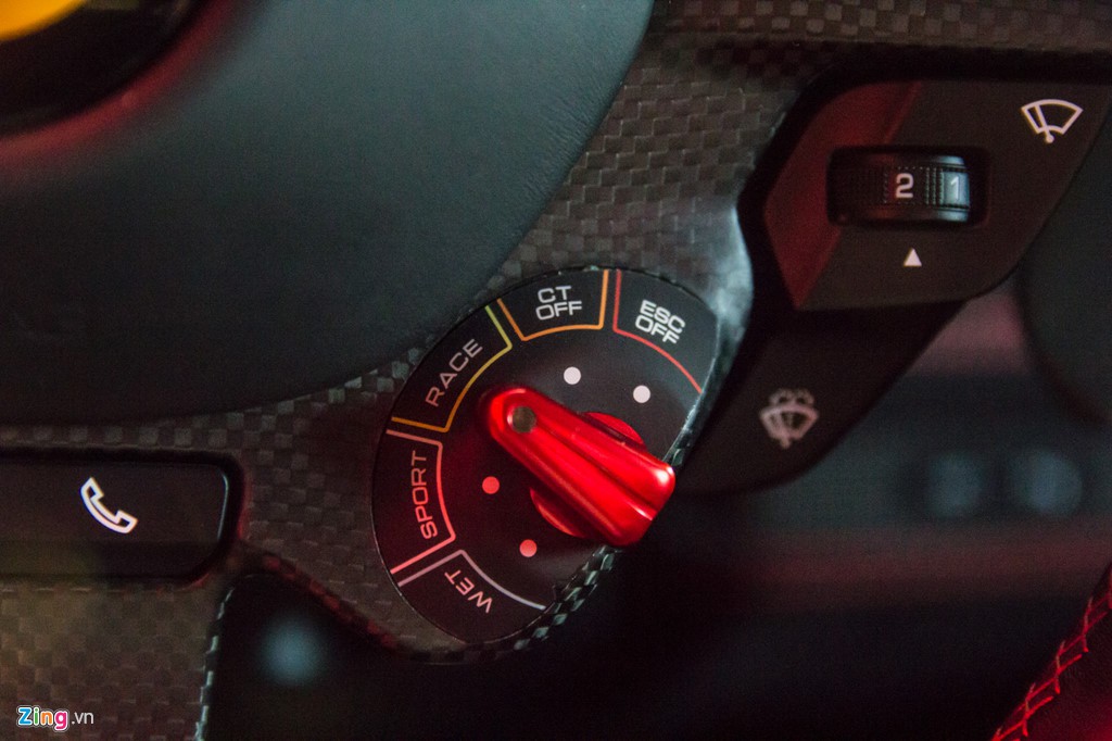 Siêu xe Ferrari F8 Tributo đầu tiên xuất hiện tại Việt Nam - Ảnh 15. Siêu xe Ferrari F8 Tributo đầu tiên xuất hiện tại Việt Nam - Ảnh 15.