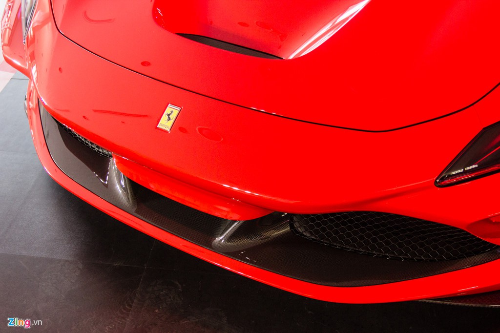 Siêu xe Ferrari F8 Tributo đầu tiên xuất hiện tại Việt Nam - Ảnh 5. Siêu xe Ferrari F8 Tributo đầu tiên xuất hiện tại Việt Nam - Ảnh 5.