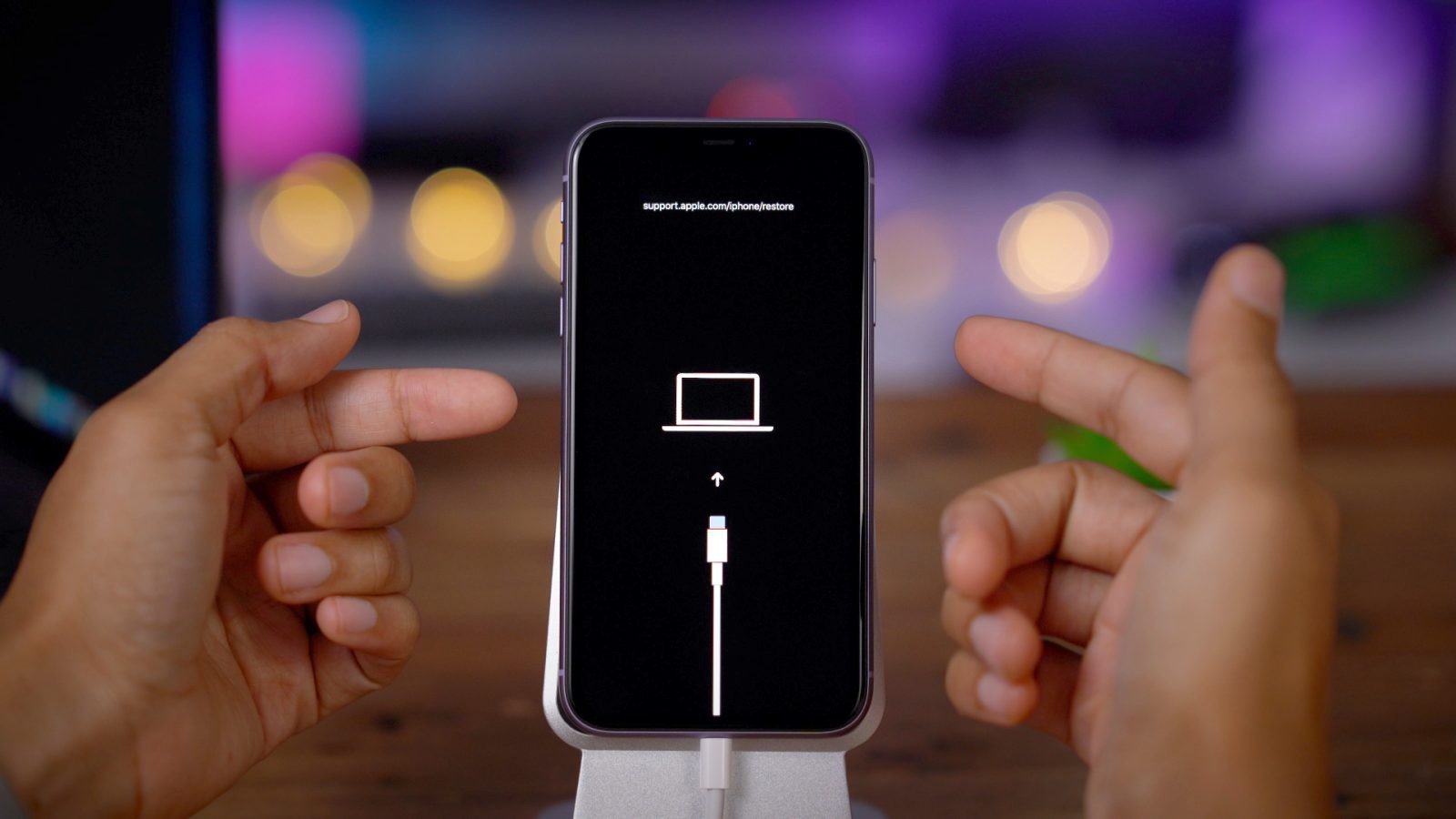 cong-cu-khoa-iphone-thanh-cuc-gach-khien-dan-nguon-va-ifan-nhu-ngoi-tren-lua cong-cu-khoa-iphone-thanh-cuc-gach-khien-dan-nguon-va-ifan-nhu-ngoi-tren-lua
