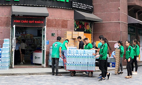 Starbucks đóng nhiều cửa hàng vì thiếu nước sạch - Ảnh 2. Starbucks đóng nhiều cửa hàng vì thiếu nước sạch - Ảnh 2.