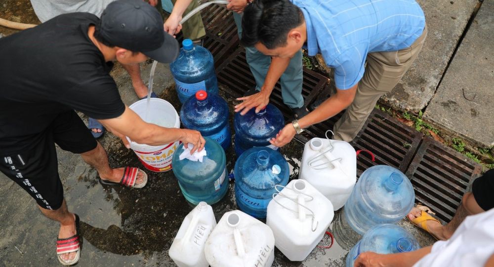 Vì sao Hà Nội phải mua nước sạch sông Đuống với giá cao hơn sông Đà? - Ảnh 1. Vì sao Hà Nội phải mua nước sạch sông Đuống với giá cao hơn sông Đà? - Ảnh 1.