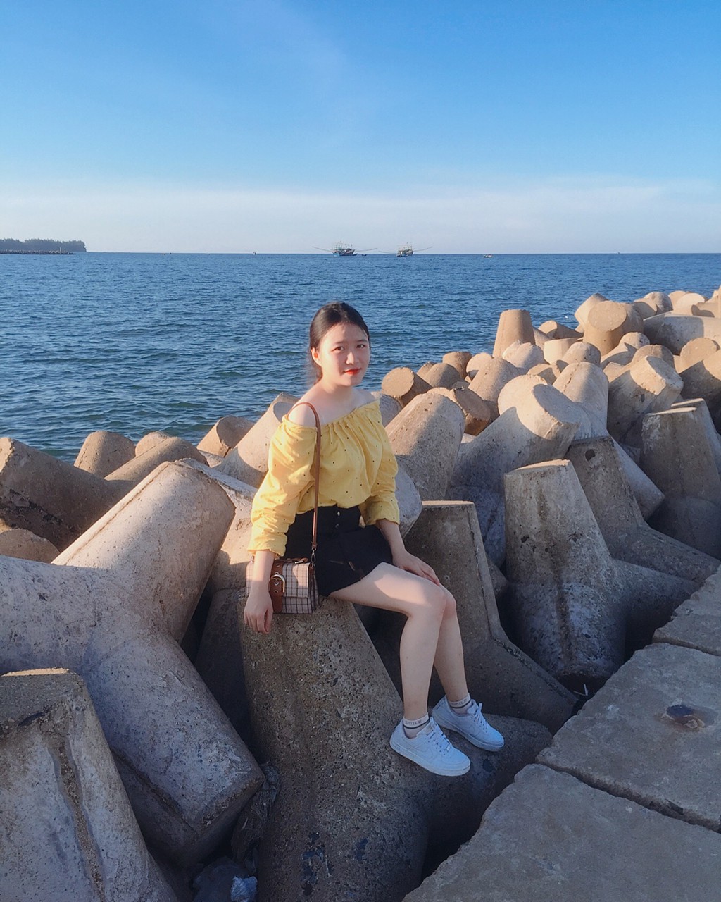 Bien Cua Tung dep hoang so hut gioi tre den Quang Tri hinh anh 2 