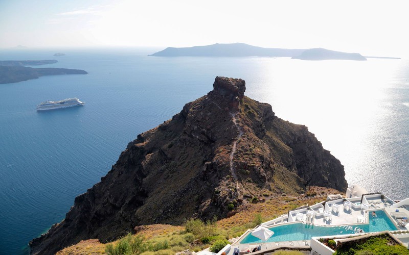 Ngắm những ngôi nhà tường trắng mái xanh ở Santorini - Ảnh 18. Ngắm những ngôi nhà tường trắng mái xanh ở Santorini - Ảnh 18.