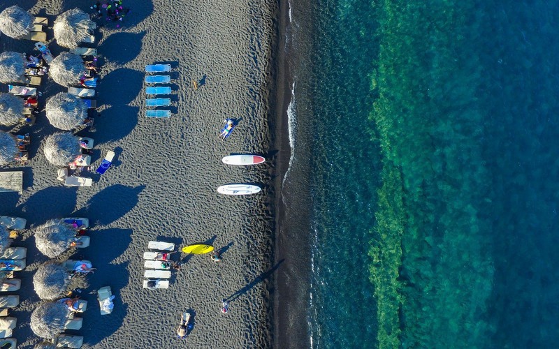 Ngắm những ngôi nhà tường trắng mái xanh ở Santorini - Ảnh 4. Ngắm những ngôi nhà tường trắng mái xanh ở Santorini - Ảnh 4.