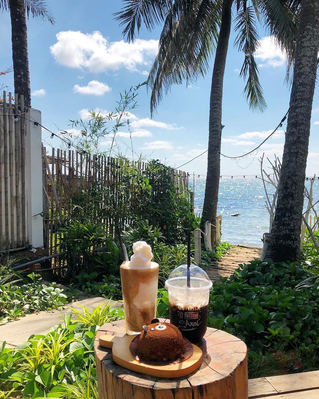 Chill het nac tai 4 diem ca phe view bien tuyet dep o Phu Quoc hinh anh 9 Chill het nac tai 4 diem ca phe view bien tuyet dep o Phu Quoc hinh anh 9
