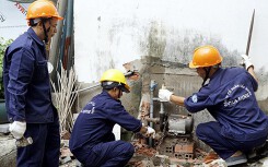 Hàng trăm ngàn hộ dân ở TP HCM được cấp nước sạch nhưng vẫn dùng nước giếng