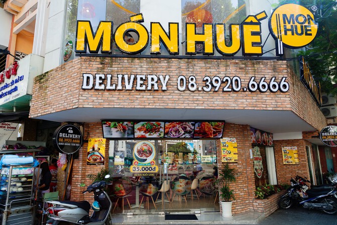 Nhà hàng Món Huế bị tố quỵt nợ đóng cửa hệ thống