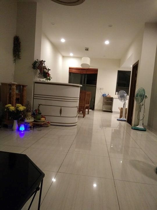Đặt villa giá rẻ ở Hạ Long, nhóm khách bị đuổi giữa đêm - Ảnh 2. Đặt villa giá rẻ ở Hạ Long, nhóm khách bị đuổi giữa đêm - Ảnh 2.