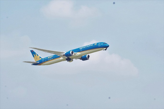 Phó Thủ tướng ngồi thử siêu máy bay, chiếc máy bay thứ 100 của Vietnam Airlines - Ảnh 10. Phó Thủ tướng ngồi thử siêu máy bay, chiếc máy bay thứ 100 của Vietnam Airlines - Ảnh 10.