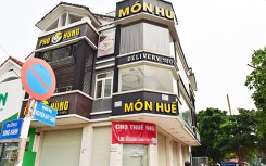 Nhân viên Nhà hàng Món Huế: Cửa hàng này đóng lại chuyển qua cửa hàng khác làm tiếp không dám nghỉ, vẫn  bị nợ gần 2 tháng lương