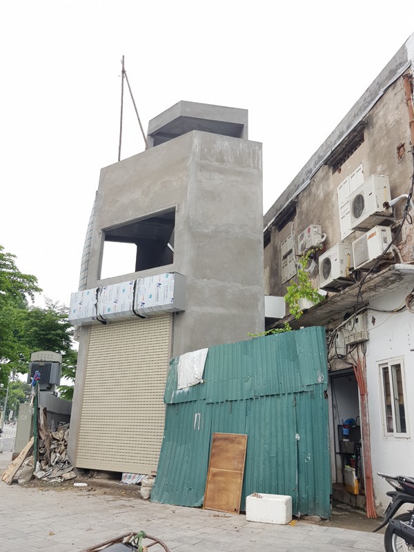 Xử lý nhà ‘siêu mỏng, siêu méo’ mọc trên các tuyến đường nghìn tỉ ở Hà Nội - Ảnh 2. Xử lý nhà ‘siêu mỏng, siêu méo’ mọc trên các tuyến đường nghìn tỉ ở Hà Nội - Ảnh 2.