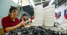 Vẫn tranh luận kịch liệt về giờ làm thêm