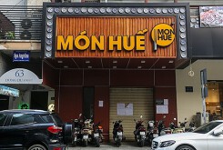 Món Huế bị phong tỏa tài khoản