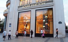Số phận LV, Gucci sẽ ra sao khi mắc kẹt giữa thương chiến Mỹ - Trung Quốc?