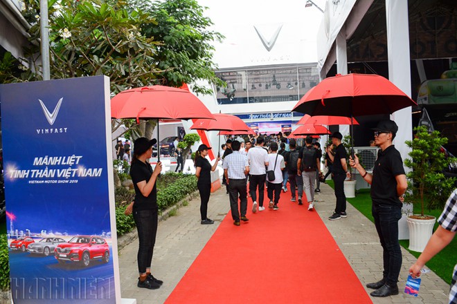 VinFast lần đầu dự Vietnam Motor Show 2019: Riêng một góc trời - Ảnh 2. VinFast lần đầu dự Vietnam Motor Show 2019: Riêng một góc trời - Ảnh 2.