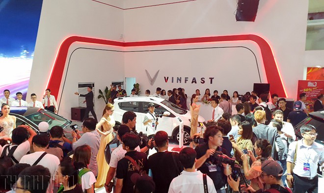 VinFast lần đầu dự Vietnam Motor Show 2019: Riêng một góc trời - Ảnh 3. VinFast lần đầu dự Vietnam Motor Show 2019: Riêng một góc trời - Ảnh 3.