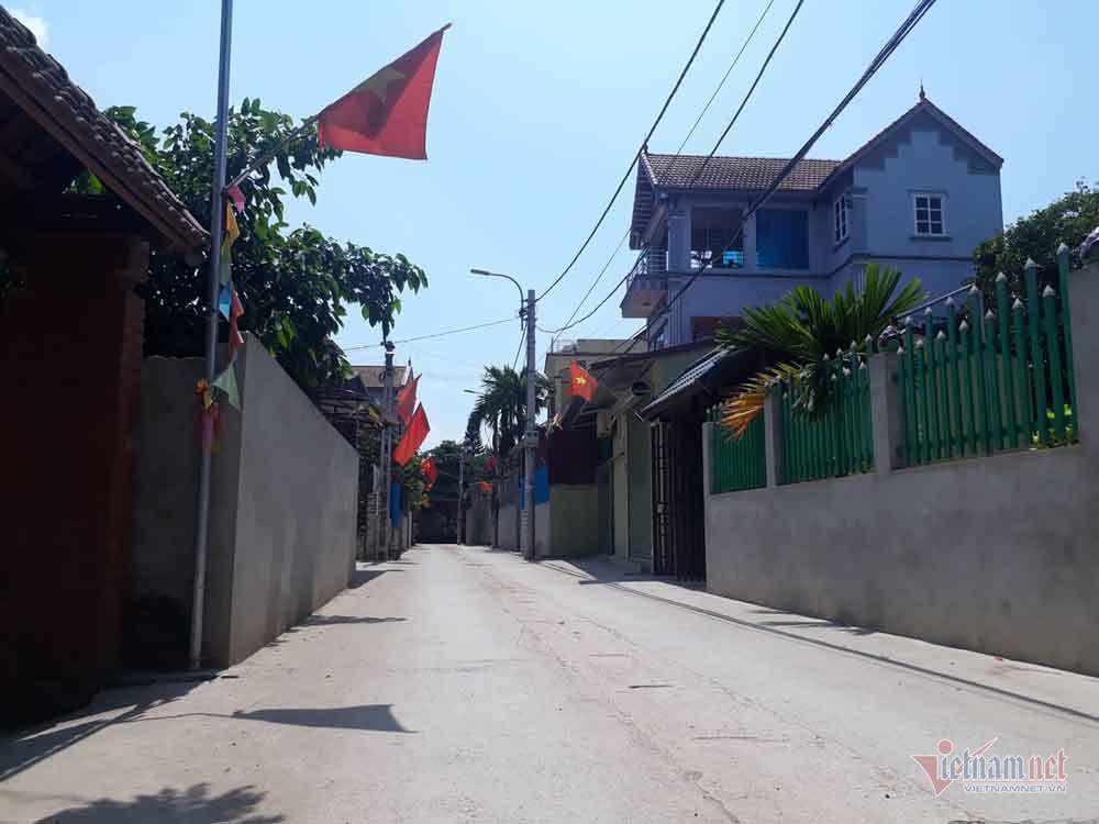 Người đàn ông Hà Nội hiến đất hàng trăm triệu xây đường - Ảnh 4. Người đàn ông Hà Nội hiến đất hàng trăm triệu xây đường - Ảnh 4.