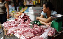 Giá cả thị trường hôm nay 24/10: Chợ Hóc Môn bán sườn non heo 135.000 đồng/kg, cốt lết heo 73.000 đồng/kg