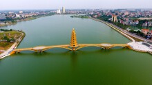 Toàn cảnh cây cầu đi bộ với kiến trúc tháp 7 tầng 'độc nhất vô nhị' tại Phú Thọ