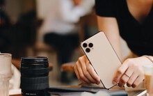 Có nên mua iPhone 11 xách tay khi giá ngày càng rẻ?