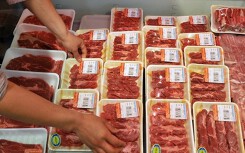 Giá cả thị trường hôm nay 26/10: VinMart giảm giá thịt bò còn 104.000 đồng