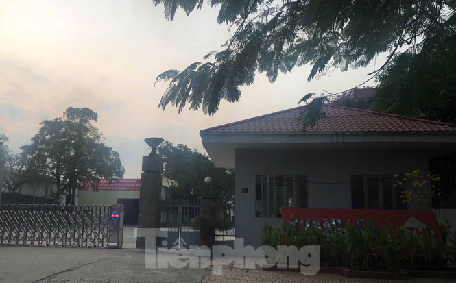 Người dân cạnh công ty có dầu thải đổ xuống sông Đà chìm trong khói ô nhiễm - Ảnh 4. Người dân cạnh công ty có dầu thải đổ xuống sông Đà chìm trong khói ô nhiễm - Ảnh 4.