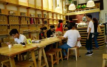 Quán cà phê không ghi giá ở Sài Gòn: Ngôi nhà hạnh phúc của những người khiếm khuyết