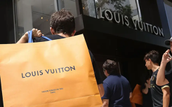 Louis Vuitton là thương hiệu xa xỉ giá trị nhất thế giới năm 2019