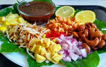 Những món ngon địa phương nên thử khi du lịch Chiang Mai dự lễ hội thả đèn trời