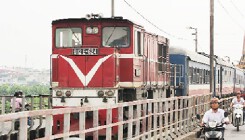 Đâu rồi 'con tàu Việt Nam đi khắp bốn mùa vui'?