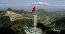 Bên trong công trình phá núi xây chùa 'hoành tráng' ở Lũng Cú