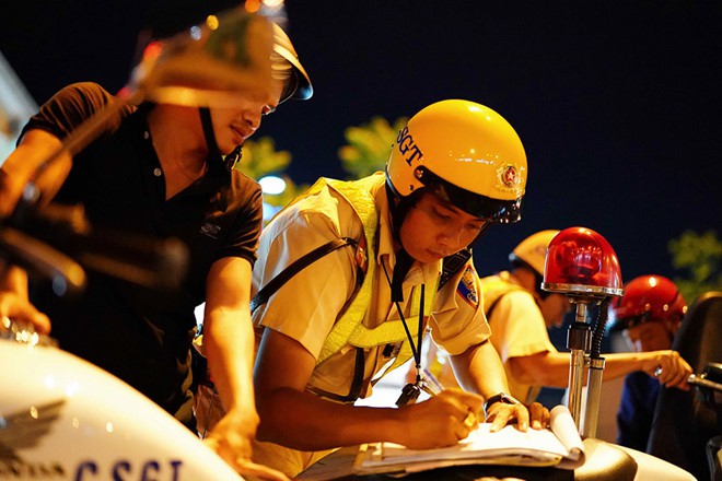 TP HCM quyết 'phạt nguội' vi phạm giao thông - Ảnh 2.