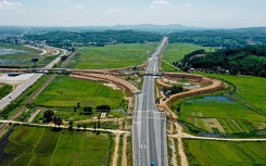 Vòng xoay Dung Quất bị 'lãng quên' ở cao tốc 34.500 tỉ