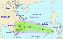 Biển Đông xuất hiện vùng áp thấp, nguy cơ mạnh thành bão