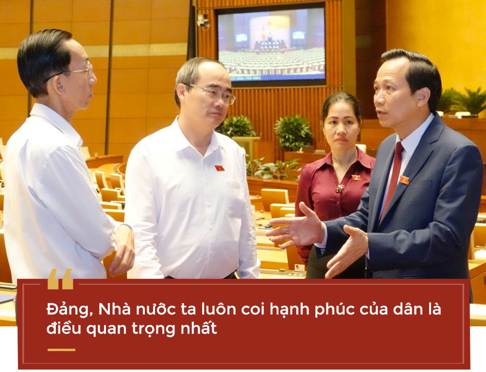 Bí thư TP HCM: Có ai muốn vợ, con mình làm việc 9-10 tiếng/ngày không? - Ảnh 11. Bí thư TP HCM: Có ai muốn vợ, con mình làm việc 9-10 tiếng/ngày không? - Ảnh 11.