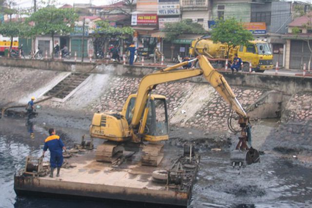Mỗi ngày các dòng sông Hà Nội nhận 600.000 m3 nước thải - Ảnh 3. Mỗi ngày các dòng sông Hà Nội nhận 600.000 m3 nước thải - Ảnh 3.
