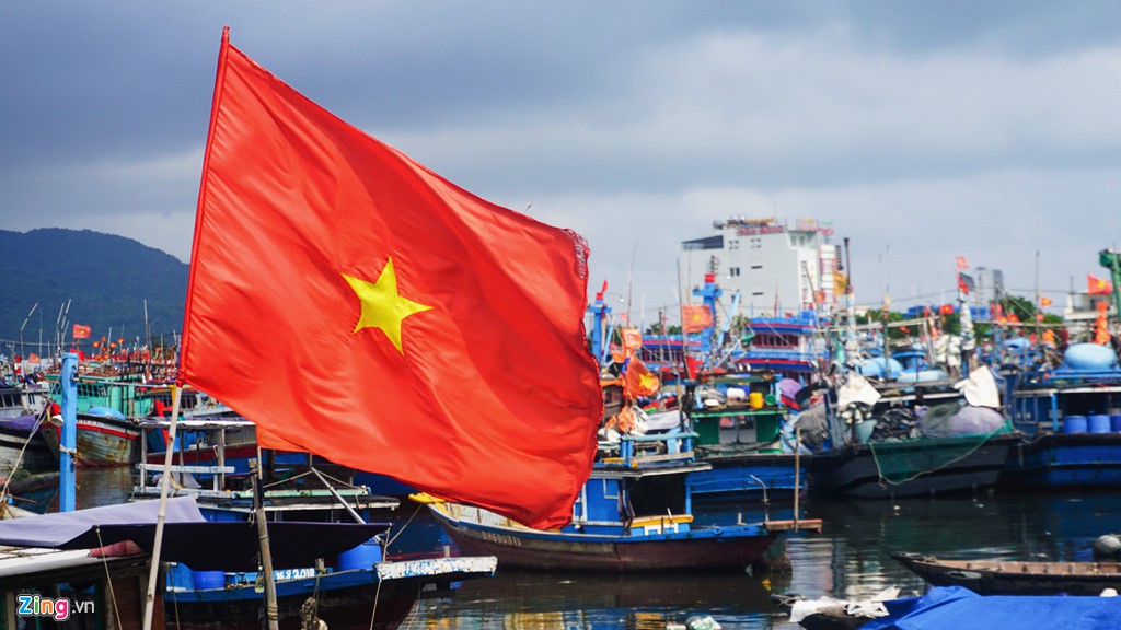 4.000 tàu cá vào âu thuyền trú bão ở Đà Nẵng - Ảnh 4.