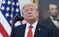 Đang gay gắt với Trung Quốc, Tổng thống Trump lại tuyên chiến với châu Âu, máy bay Airbus, rượu vang, phô mai gánh thuế đầu tiên