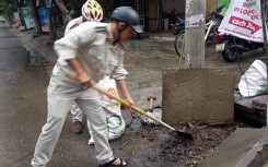 Người Đà Nẵng sợ ngập vì cửa thoát nước bị che chắn để ngăn mùi hôi