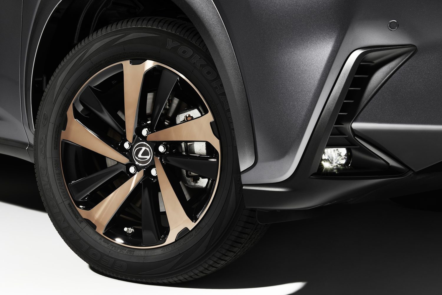 lexus-nx-300-black-line-special-edition-2020-03-exterior--silver--wheel lexus-nx-300-black-line-special-edition-2020-03-exterior--silver--wheel